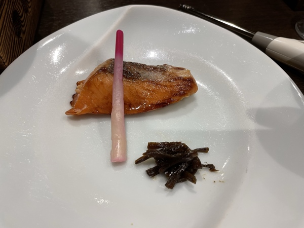 夕食のサーモンの柚庵焼き